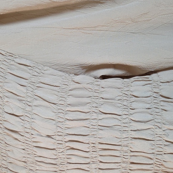 H&M Cream Smocked Blouse with Peter Pan Collar Size M NEW NO TAG - Picture 4 of 9